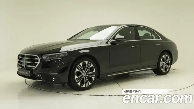 Mercedes-Benz E-Class 2025 thumb 10