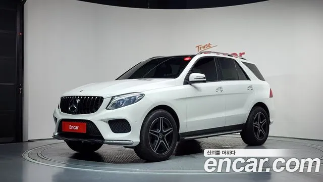 Mercedes-Benz GLE-Класс 2016 thumb 11