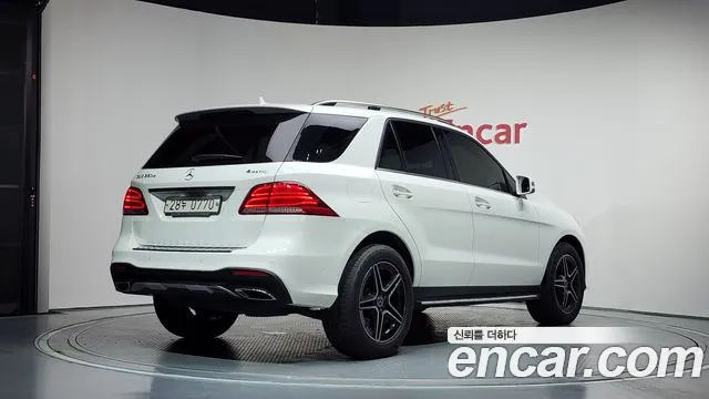 Mercedes-Benz GLE-Класс 2016 thumb 9