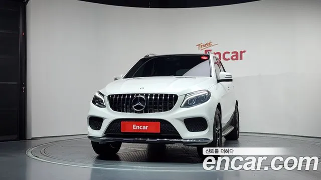 Mercedes-Benz GLE-Класс 2016 thumb 4