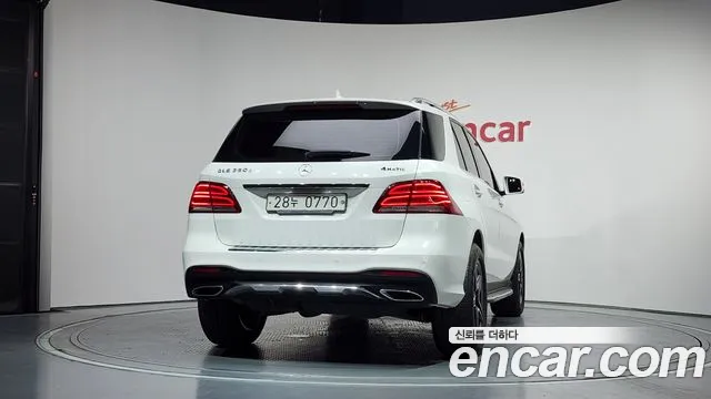 Mercedes-Benz GLE-Класс 2016 thumb 12