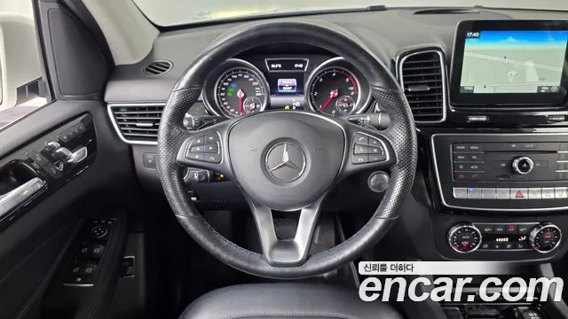 Mercedes-Benz GLE-Класс 2016 thumb 3