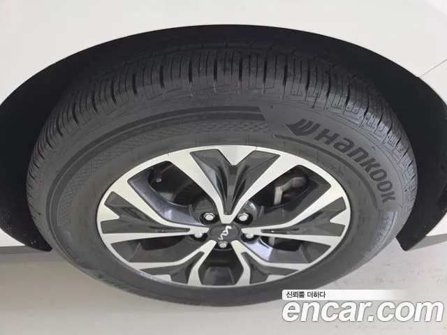 Kia Carnival 2023 thumb 4