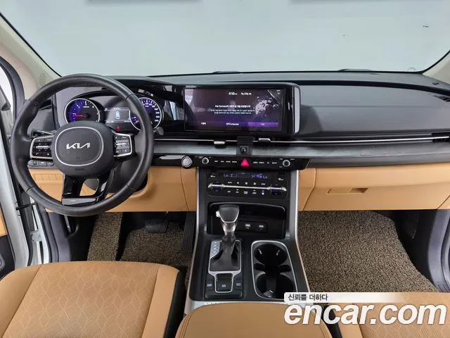 Kia Carnival 2023 thumb 3