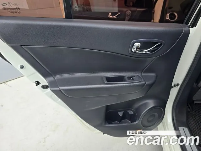 Renault QM5 2010 thumb 9