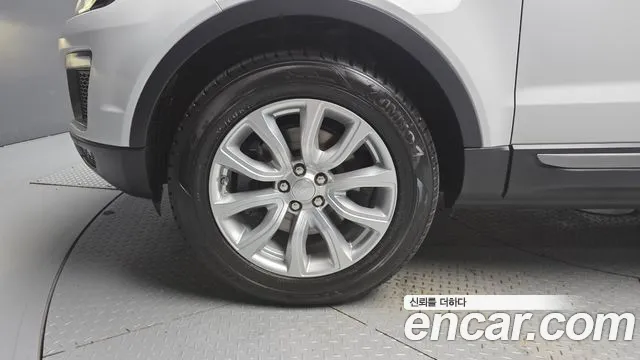 Land Rover Range Rover Evoque 2018 thumb 2