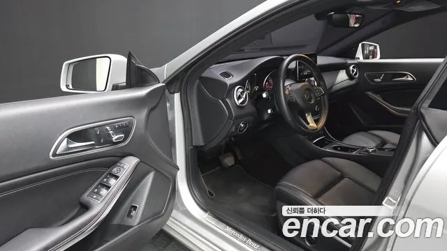 Mercedes-Benz CLA 2017 thumb 6