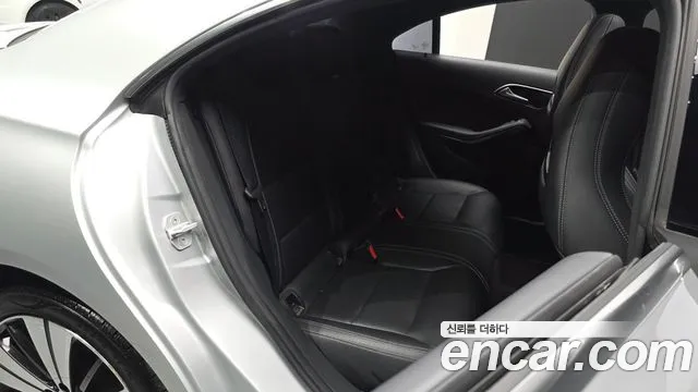 Mercedes-Benz CLA 2017 thumb 11