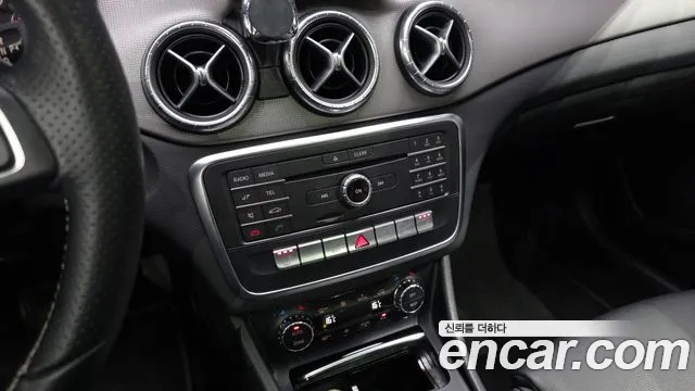 Mercedes-Benz CLA 2017 thumb 2