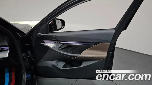 BMW 5 серии 2025 thumb 12
