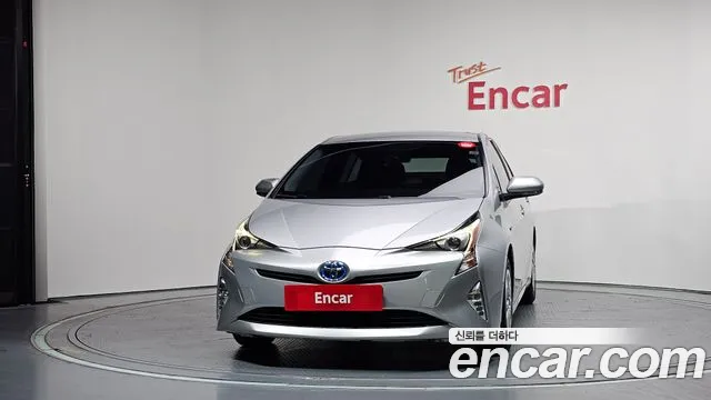 Toyota Prius 2017 thumb 9