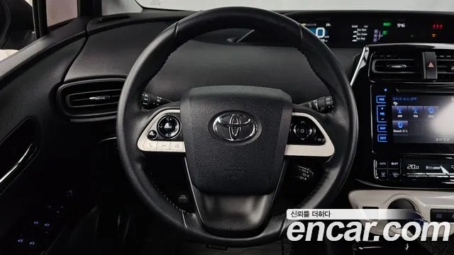 Toyota Prius 2017 thumb 8