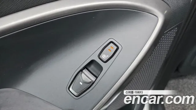 Hyundai Santafe 2017 thumb 4