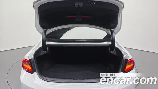 Hyundai Grandeur 2017 thumb 4