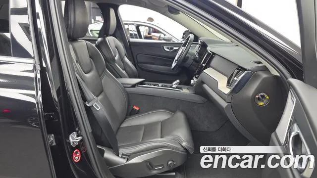 Volvo XC60 2021 thumb 3
