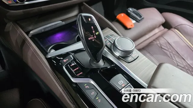 BMW 6 серии Gran Turismo 2020 thumb 12