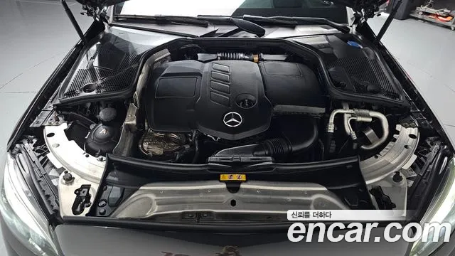 Mercedes-Benz C-Class 2020 thumb 11