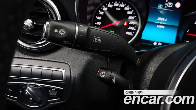 Mercedes-Benz C-Class 2020 thumb 12