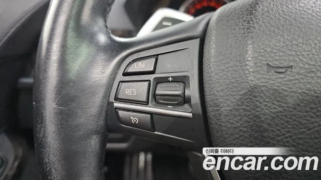 BMW 6-Series 2012 thumb 4