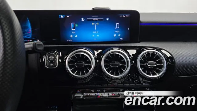 Mercedes-Benz A-Class 2025 thumb 3