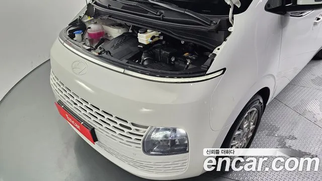 Hyundai Staria 2025 thumb 12