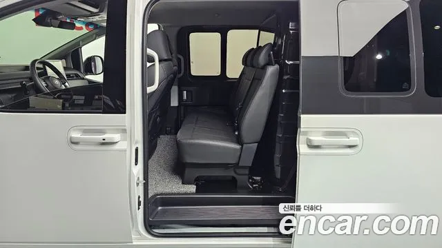Hyundai Staria 2025 thumb 7