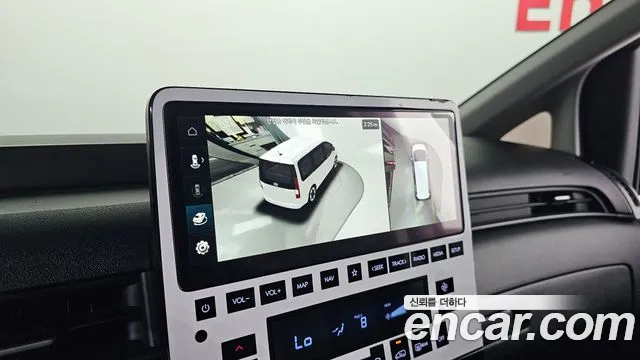 Hyundai Staria 2025 thumb 10