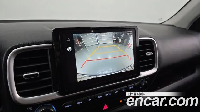 Hyundai Venue 2023 thumb 7