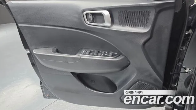 Hyundai Venue 2023 thumb 9