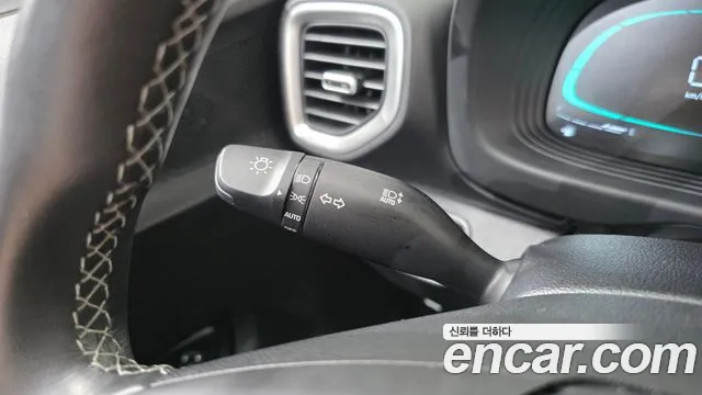 Hyundai Venue 2023 thumb 3