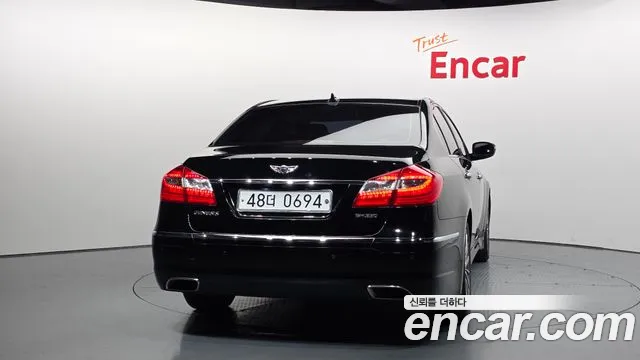 Hyundai Genesis 2013 thumb 8