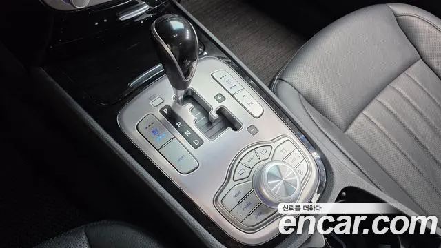 Hyundai Genesis 2013 thumb 2