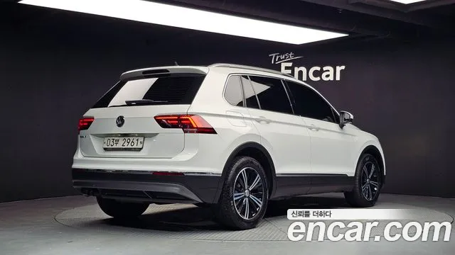 Volkswagen Tiguan 2018 thumb 4