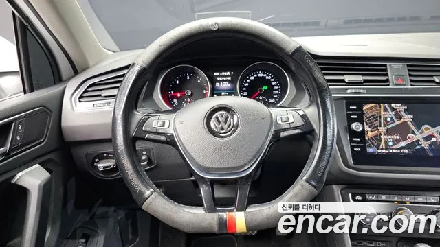 Volkswagen Tiguan 2018 thumb 9
