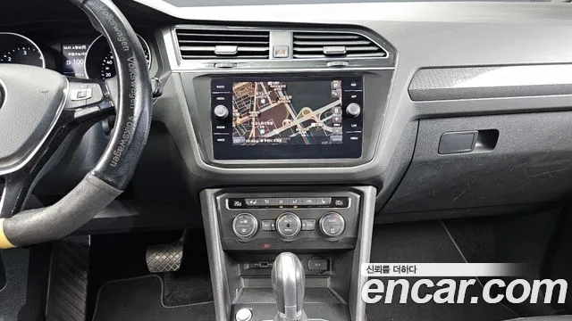 Volkswagen Tiguan 2018 thumb 10