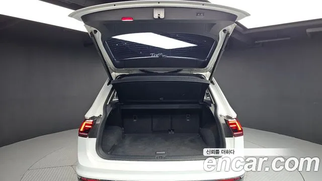 Volkswagen Tiguan 2018 thumb 5