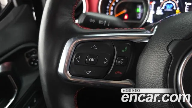 Jeep Wrangler 2023 thumb 2