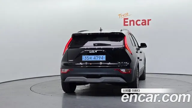 Kia Niro 2023 thumb 2