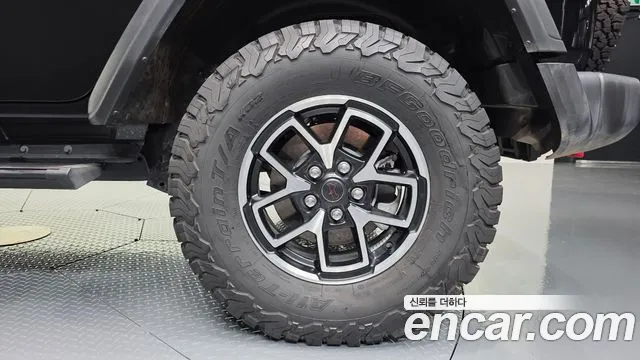Jeep Wrangler 2025 thumb 9