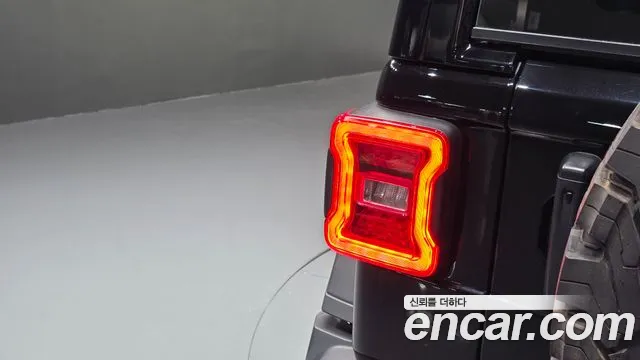 Jeep Wrangler 2025 thumb 10
