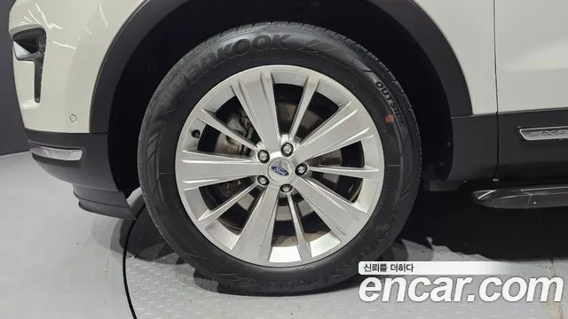 Ford Explorer 2019 thumb 8