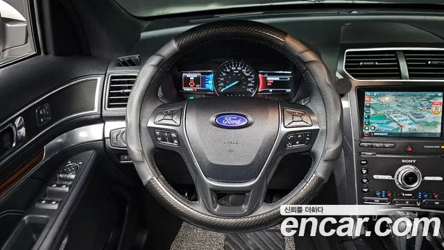 Ford Explorer 2019 thumb 4
