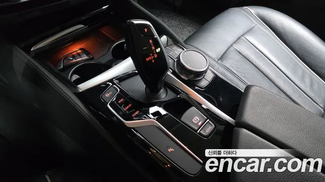 BMW 5 серии 2018 thumb 8