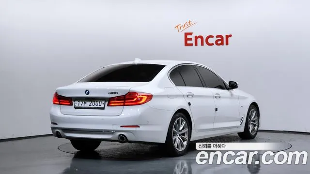 BMW 5 серии 2018 thumb 12
