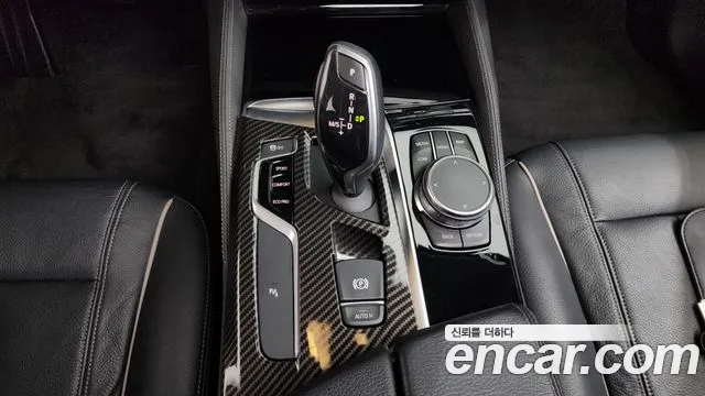 BMW 5 серии 2018 thumb 7