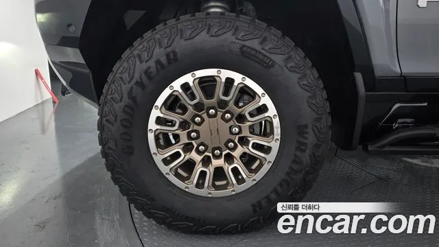 GMC Hummer EV 2025 thumb 10