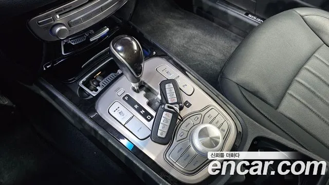 Hyundai Genesis 2012 thumb 4