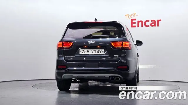 Kia Sorento 2017 thumb 4