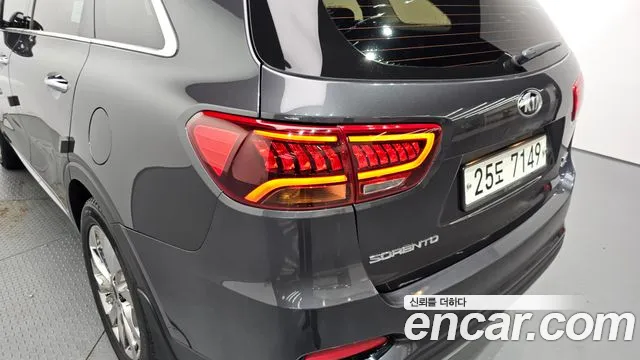 Kia Sorento 2017 thumb 12