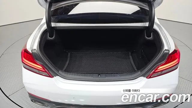 Genesis G70 2019 thumb 12